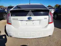 2013 Toyota PRIUS фото
