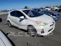 2013 Toyota PRIUS фото