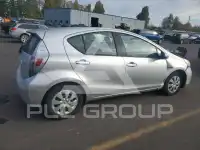 2013 Toyota PRIUS фото
