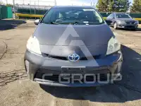 2013 Toyota PRIUS фото