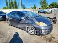 2013 Toyota PRIUS фото