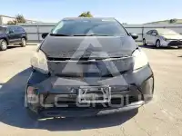 2013 Toyota PRIUS photo