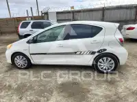 2013 Toyota PRIUS фото