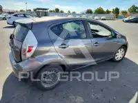 2013 Toyota PRIUS фото