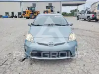2013 Toyota PRIUS photo