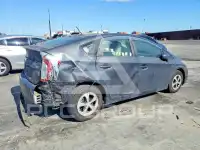 2013 Toyota PRIUS фото
