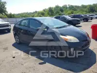 2013 Toyota PRIUS фото