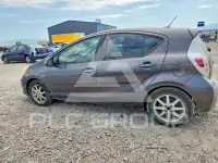 2013 Toyota PRIUS фото