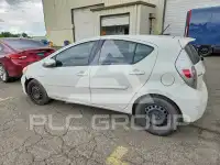 2013 Toyota PRIUS фото