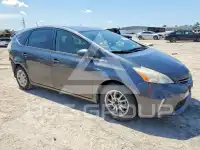 2013 Toyota PRIUS фото