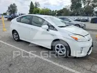 2013 Toyota PRIUS фото