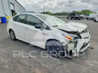 2013 Toyota PRIUS photo