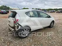 2013 Toyota PRIUS фото