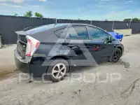 2013 Toyota PRIUS фото