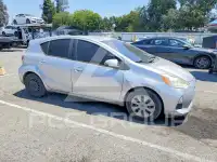2013 Toyota PRIUS photo