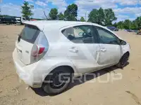 2013 Toyota PRIUS фото