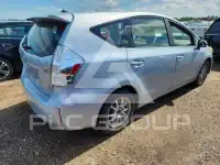 2013 Toyota PRIUS фото