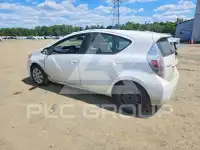 2013 Toyota PRIUS фото