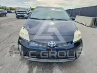 2013 Toyota PRIUS фото