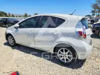 2013 Toyota PRIUS фото