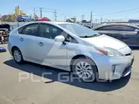 2013 Toyota PRIUS photo