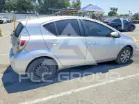 2013 Toyota PRIUS photo
