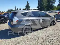 2013 Toyota PRIUS фото