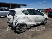 2013 Toyota PRIUS фото