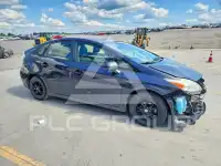 2013 Toyota PRIUS фото