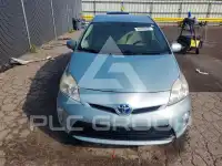 2013 Toyota PRIUS фото