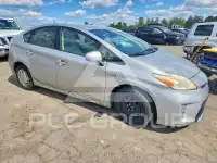 2013 Toyota PRIUS фото