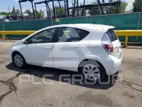 2013 Toyota PRIUS фото