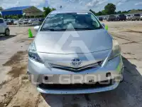 2013 Toyota PRIUS фото