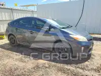 2013 Toyota PRIUS фото