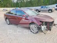 2013 Toyota AVALON фото