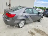 2013 KIA Forte photo
