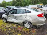 2013 Ford FIESTA фото