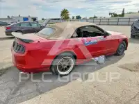 2013 Ford MUSTANG фото