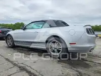 2013 Ford MUSTANG фото