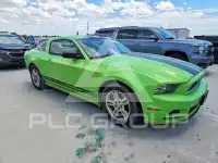 2013 Ford MUSTANG фото