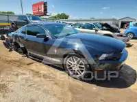2013 Ford MUSTANG фото