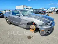 2013 Ford MUSTANG фото