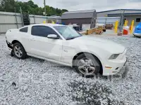 2013 Ford MUSTANG фото
