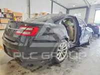 2013 Ford TAURUS фото