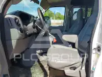 2013 Ford E-150 фото