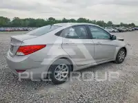 2013 Hyundai Accent photo