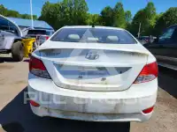 2013 Hyundai Accent photo