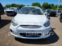 2013 Hyundai Accent photo