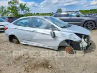 2013 Hyundai Accent photo