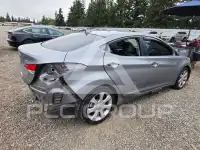 2013 Hyundai Elantra photo
